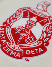 Load image into Gallery viewer, DST WOOL V-NECK SWEATER_IVORY