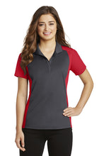 Cargar imagen en el visor de la galería, Sport-Tek ® Women's Colorblock Micropique Sport-Wick ® Polo. LST652