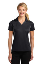 Cargar imagen en el visor de la galería, Sport-Tek ® Women's Side Blocked Micropique Sport-Wick ® Polo. LST655