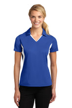Cargar imagen en el visor de la galería, Sport-Tek ® Women's Side Blocked Micropique Sport-Wick ® Polo. LST655