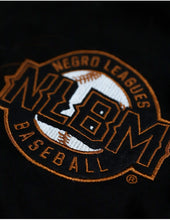 Cargar imagen en el visor de la galería, NLBM PULLOVER HOODIE