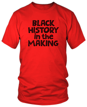 Cargar imagen en el visor de la galería, HISTORIA NEGRA EN LA FABRICACIÓN de camisetas