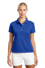 Cargar imagen en el visor de la galería, Nike Women&#39;s Tech Basic Dri-FIT Polo.  203697
