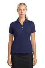 Cargar imagen en el visor de la galería, Nike Women&#39;s Dri-FIT Classic Polo.  286772
