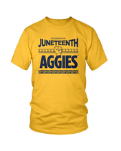 Cargar imagen en el visor de la galería, Camiseta Juneteenth de la Universidad Estatal Agrícola y Técnica de Carolina del Norte
