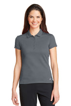 Cargar imagen en el visor de la galería, Nike Women&#39;s Dri-FIT Solid Icon Pique Modern Fit Polo.  746100
