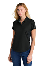 Cargar imagen en el visor de la galería, New Era ®  Women&#39;s Power Polo LNEA225
