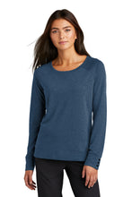 Cargar imagen en el visor de la galería, OGIO ®  Women&#39;s Command Long Sleeve Scoop Neck LOG150
