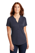Cargar imagen en el visor de la galería, Sport-Tek ®  Women&#39;s Endeavor Henley. LST468
