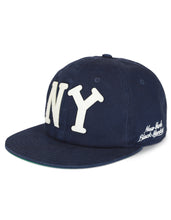 Cargar imagen en el visor de la galería, NEW YORK BLACK YANKEES HERITAGE COTTON SNAPACK CAP
