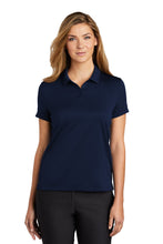 Cargar imagen en el visor de la galería, Nike Women&#39;s Dry Essential Solid Polo NKBV6043
