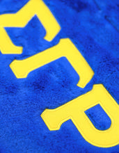 Cargar imagen en el visor de la galería, Sigma Gamma RHO FUR BAG_ROYAL BLUE
