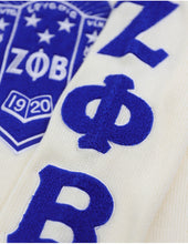 Cargar imagen en el visor de la galería, Zeta Phi Beta WOOL V-NECK SWEATER_IVORY
