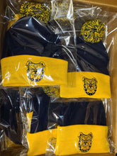 Cargar imagen en el visor de la galería, NORTH CAROLINA A&amp;T STATE UNIVERSITY BULLDOG BEANIE
